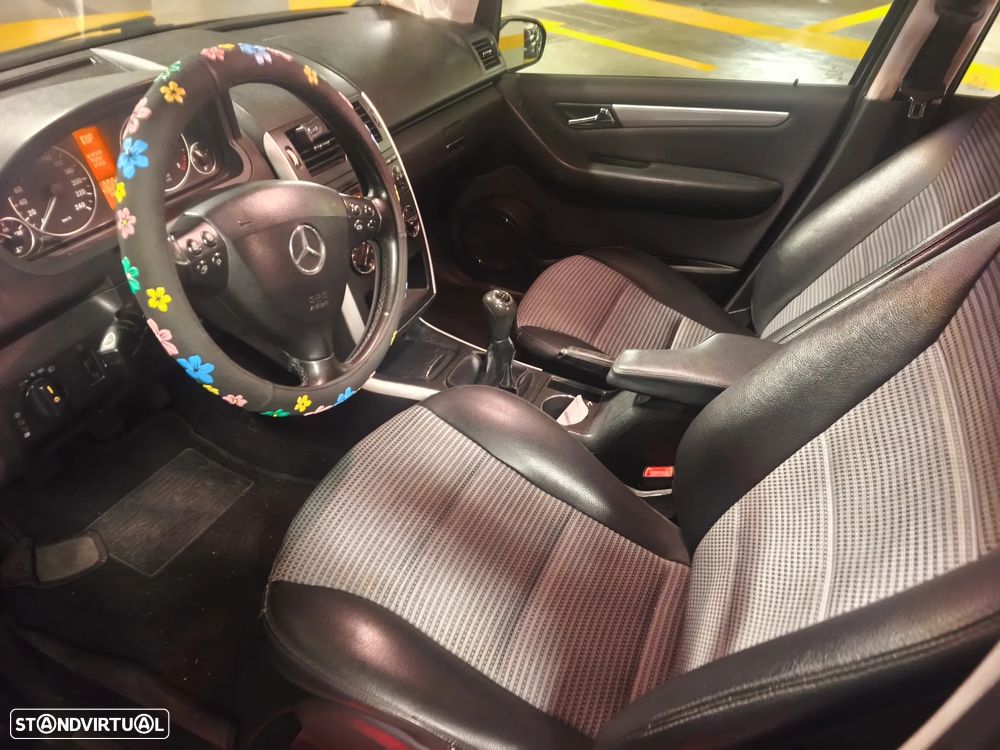 Mercedes-Benz A 180 - 26