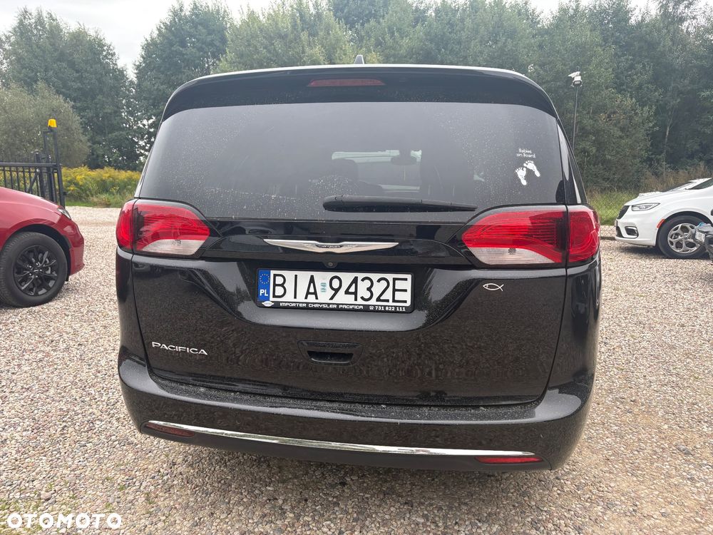 Chrysler Pacifica - 5