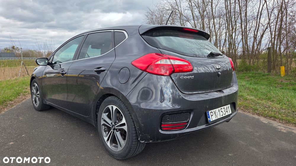 Kia Ceed 1.6 CRDi 136 DCT ISG Platinum Edition - 4