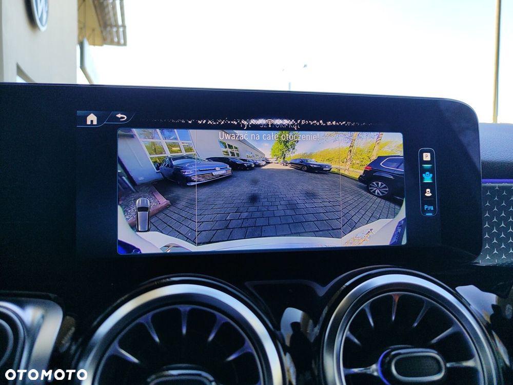 Mercedes-Benz GLB - 38