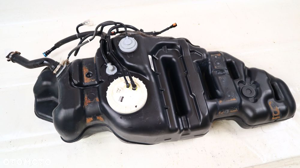 TOYOTA LAND CRUISER 200 4.5 V8 08- ZBIORNIK PALIWA 77111-0BA00, 77010-60171 - 5