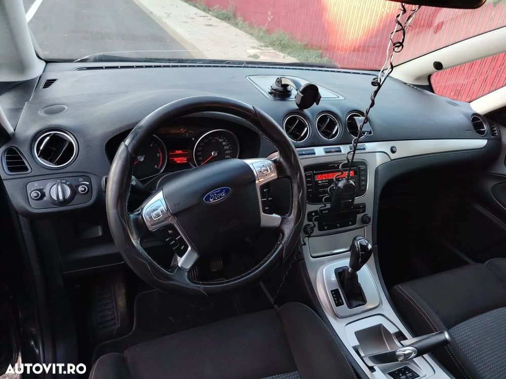 Ford S-Max - 10