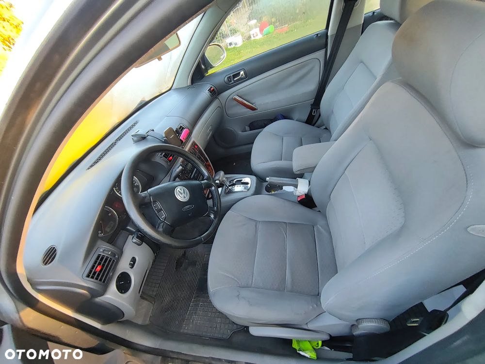 Volkswagen Passat 1.9 TDI Basis Tiptr - 8