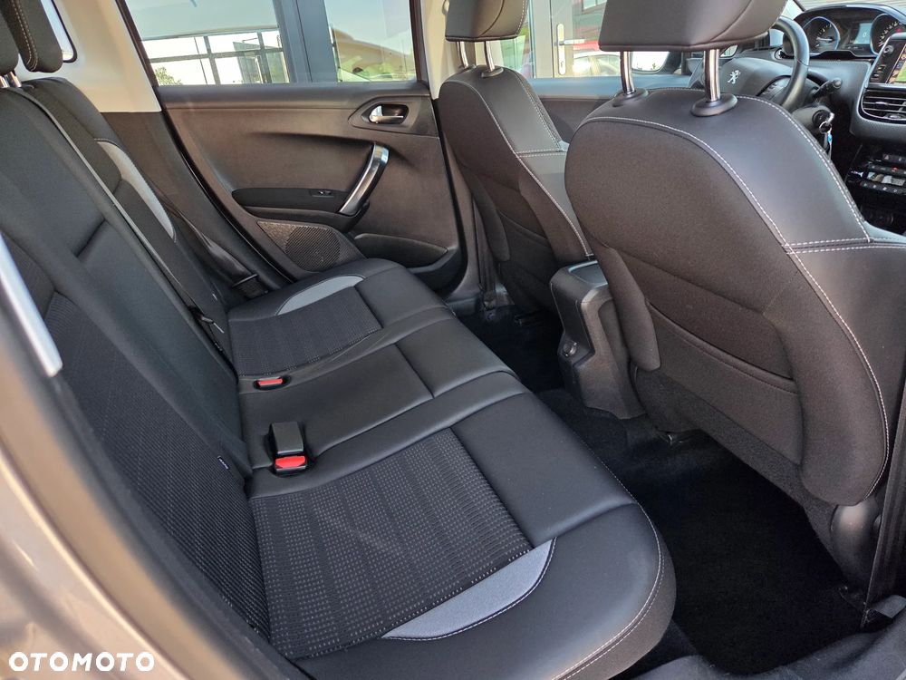 Peugeot 2008 PureTech 110 Stop&Start Style - 12