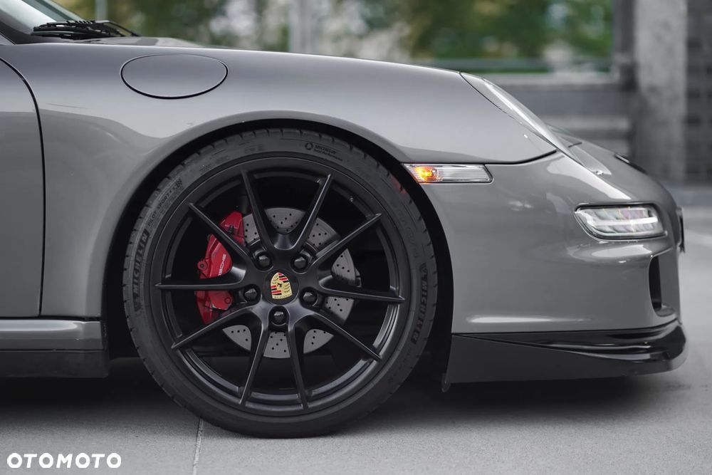 Porsche 911 Carrera 4 S - 9