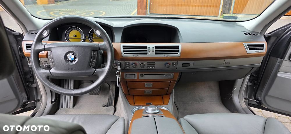 BMW Seria 7 - 12