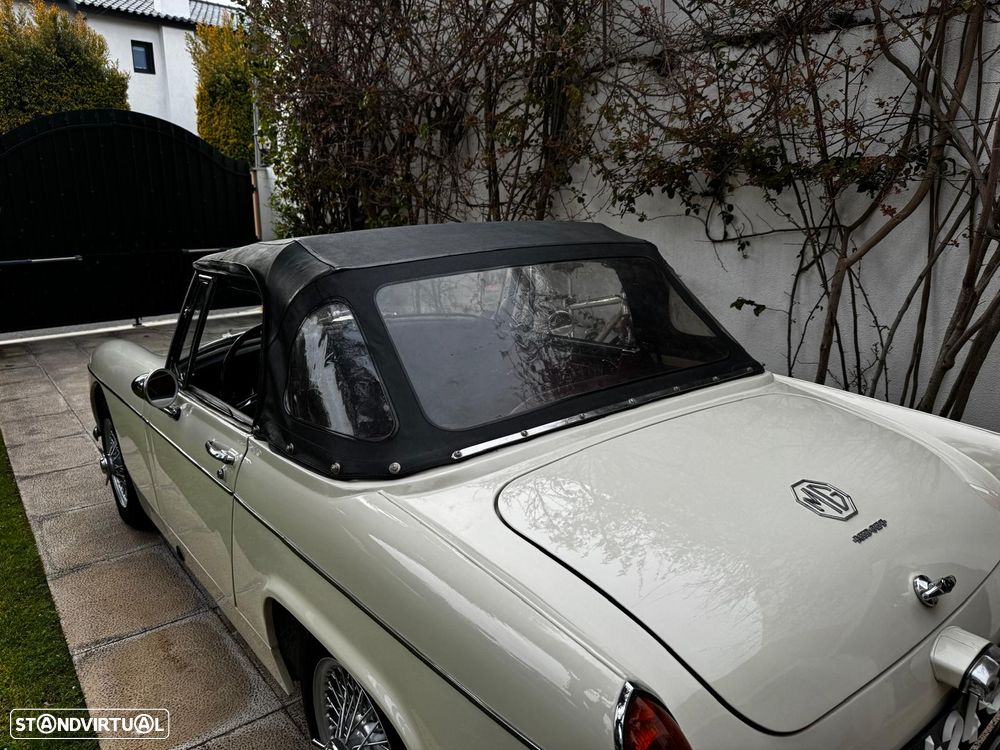MG Midget - 10