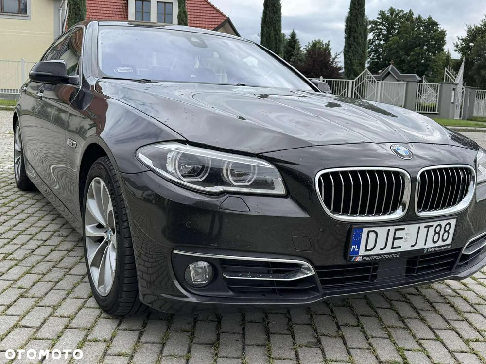 BMW Seria 5 528i xDrive Luxury Line - 3