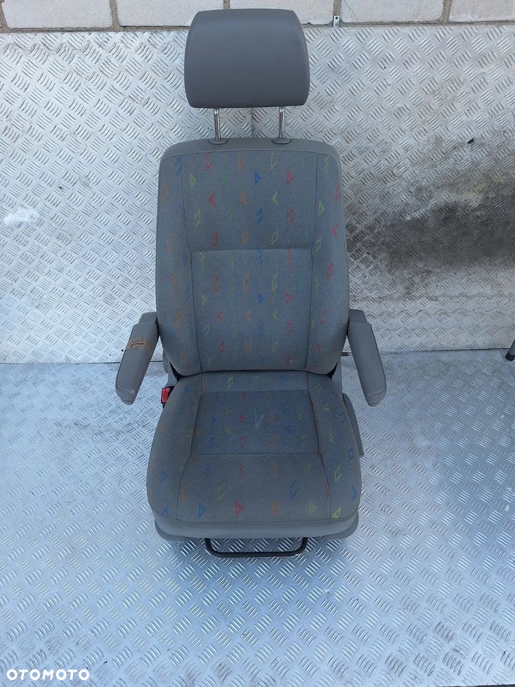 FOTEL LEWY PRZÓD KIEROWCY PODŁOKIETNIKI VW TRANSPORTER T5 CARAVELLE - 1