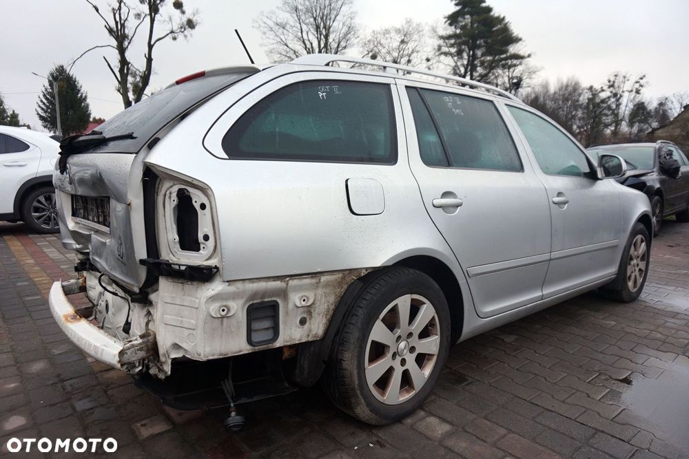SKODA OCTAVIA II LIFT KOMBI 2010 9156 1.4 TSI CAXA 122KM MPH SREBRNY na części - 5