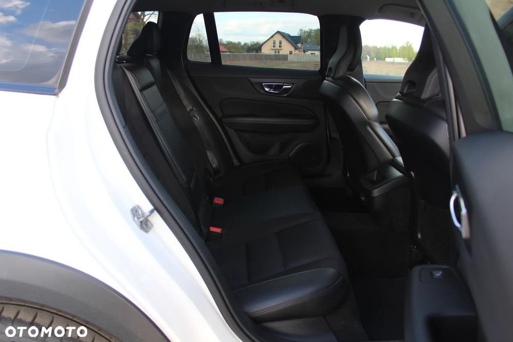 Volvo V60 Cross Country D4 AWD Geartronic - 21