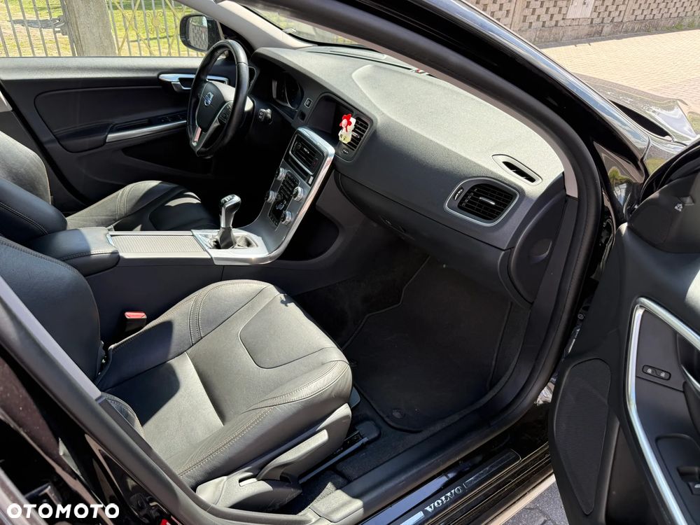 Volvo V60 Cross Country D3 Drive-E Momentum - 6