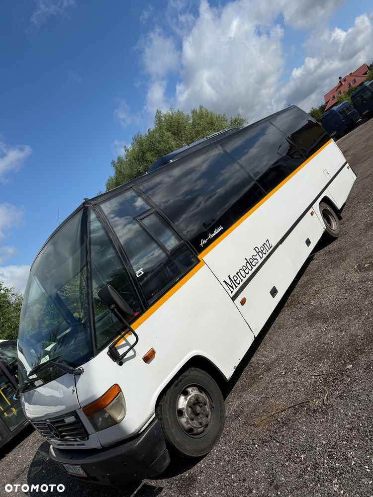 Mercedes-Benz 815 - 1