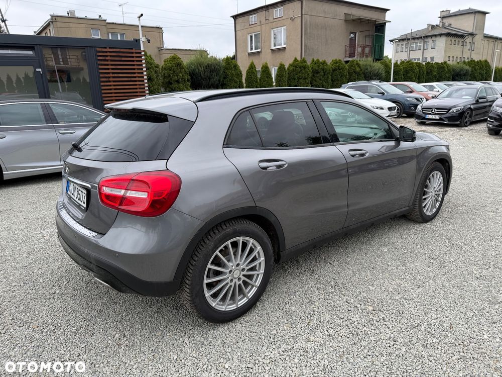 Mercedes-Benz GLA 200 Urban - 20
