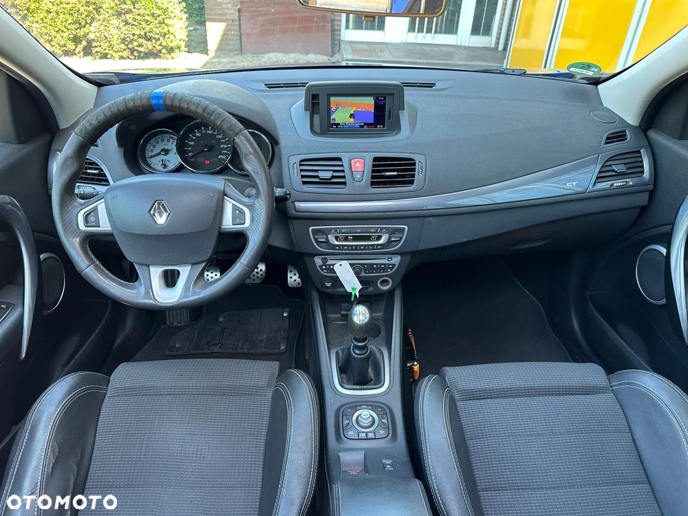 Renault Megane TCe 180 GT - 12