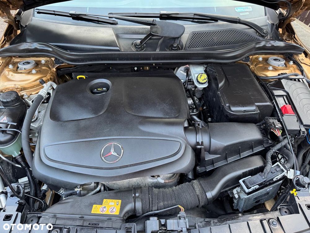 Mercedes-Benz GLA 250 4-Matic Urban - 5