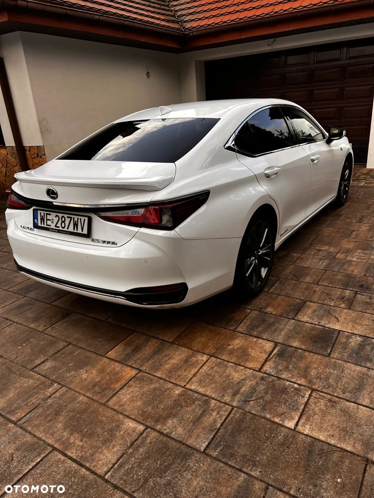 Lexus ES 300h F Sport - 4
