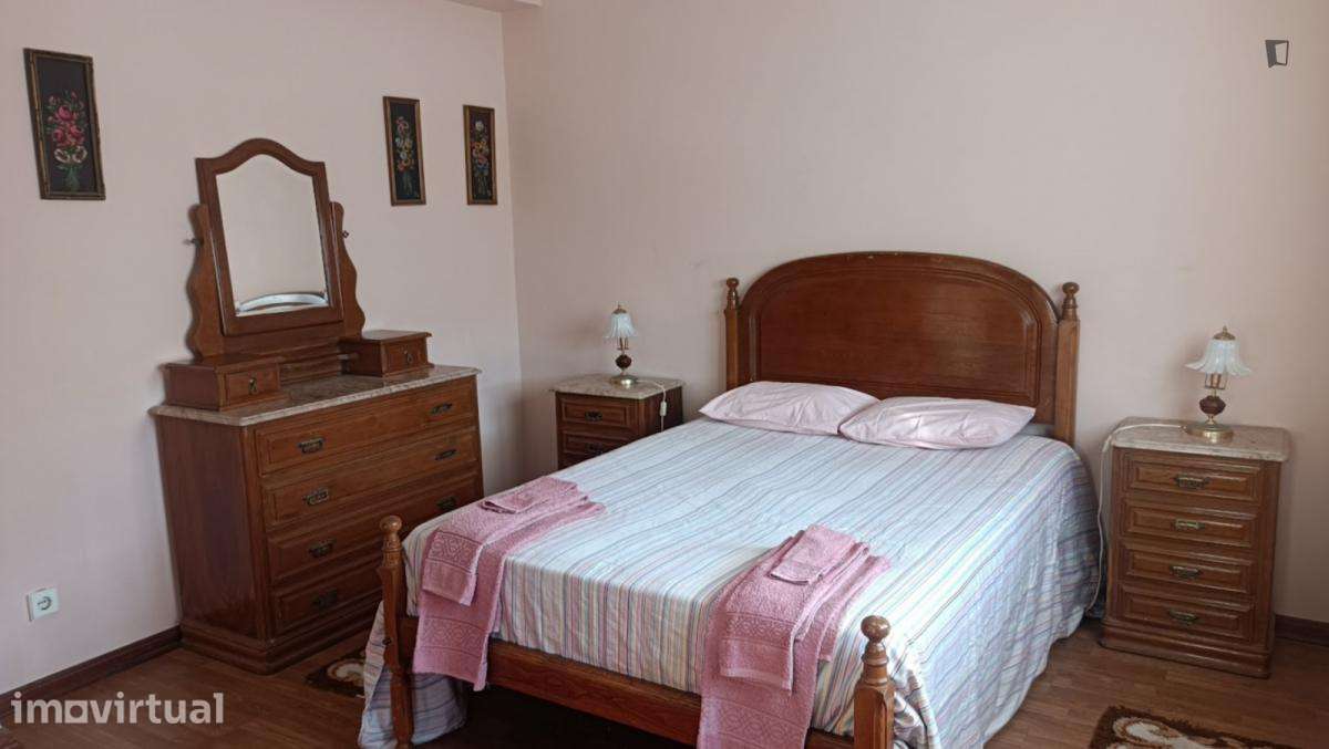 Quarto - localizado em Vila nova de gaia - Grande imagem: 3/12