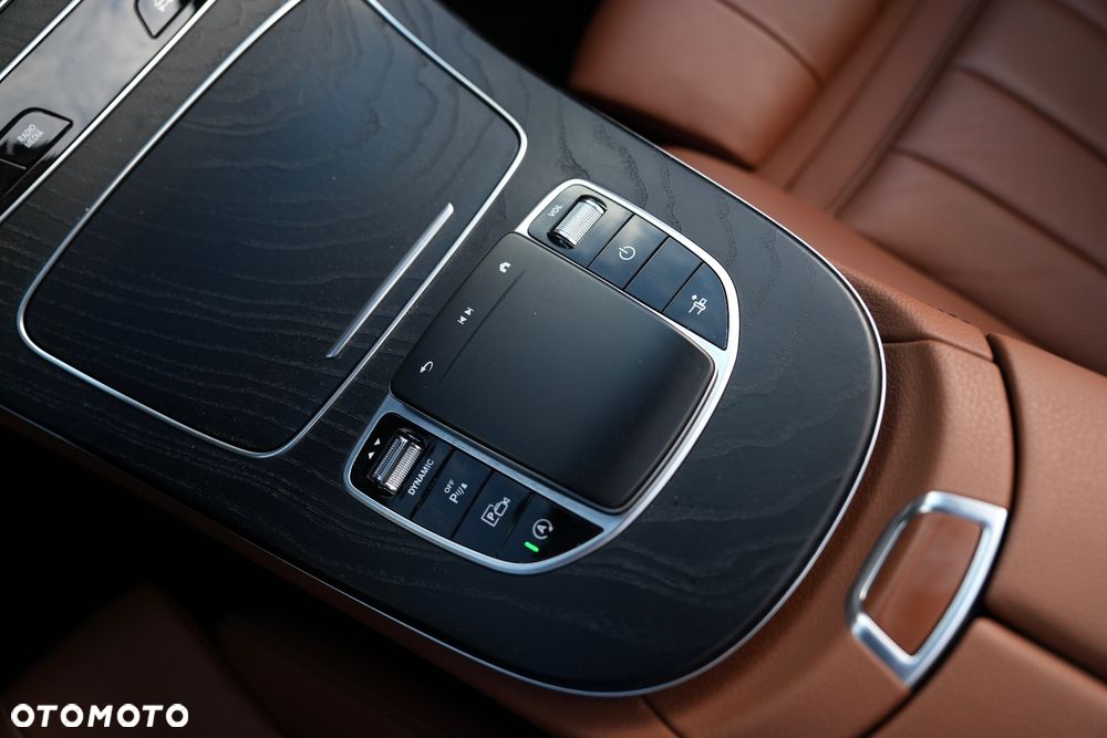 Mercedes-Benz Klasa E 220 d 4Matic 9G-TRONIC AMG Line - 22