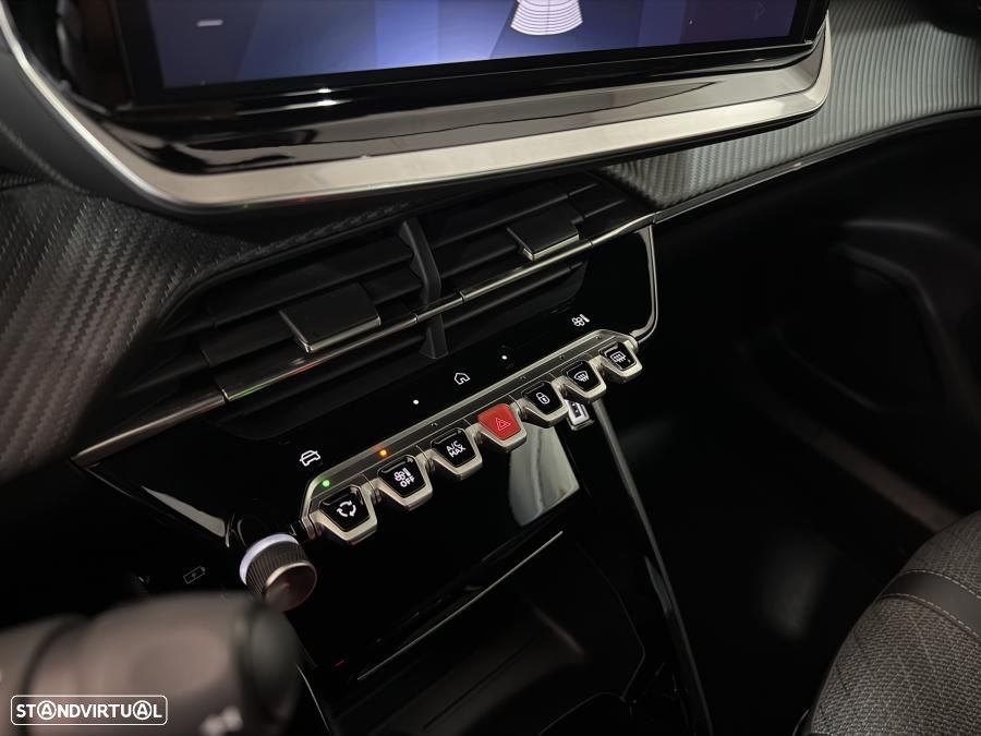 Peugeot 2008 1.2 Hybrid Allure e-DCS6 - 17