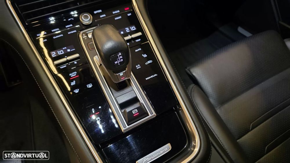 Porsche Panamera 4 E-Hybrid - 42