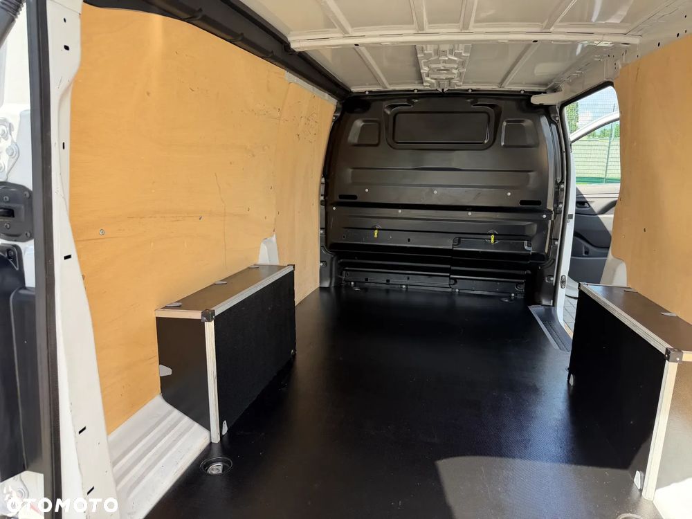 Opel Vivaro - 24