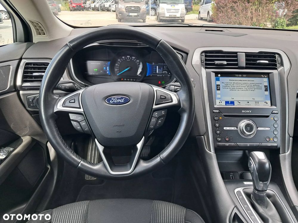 Ford Mondeo 2.0 Hybrid Titanium - 24