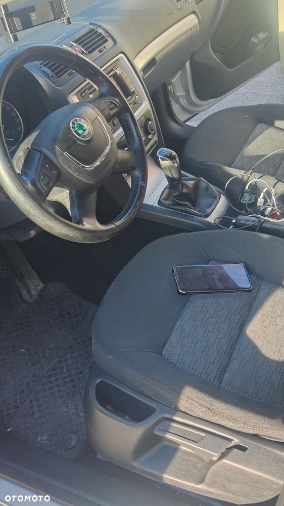 Skoda Octavia 1.6 TDI Ambiente - 9
