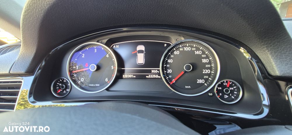 Volkswagen Touareg - 4