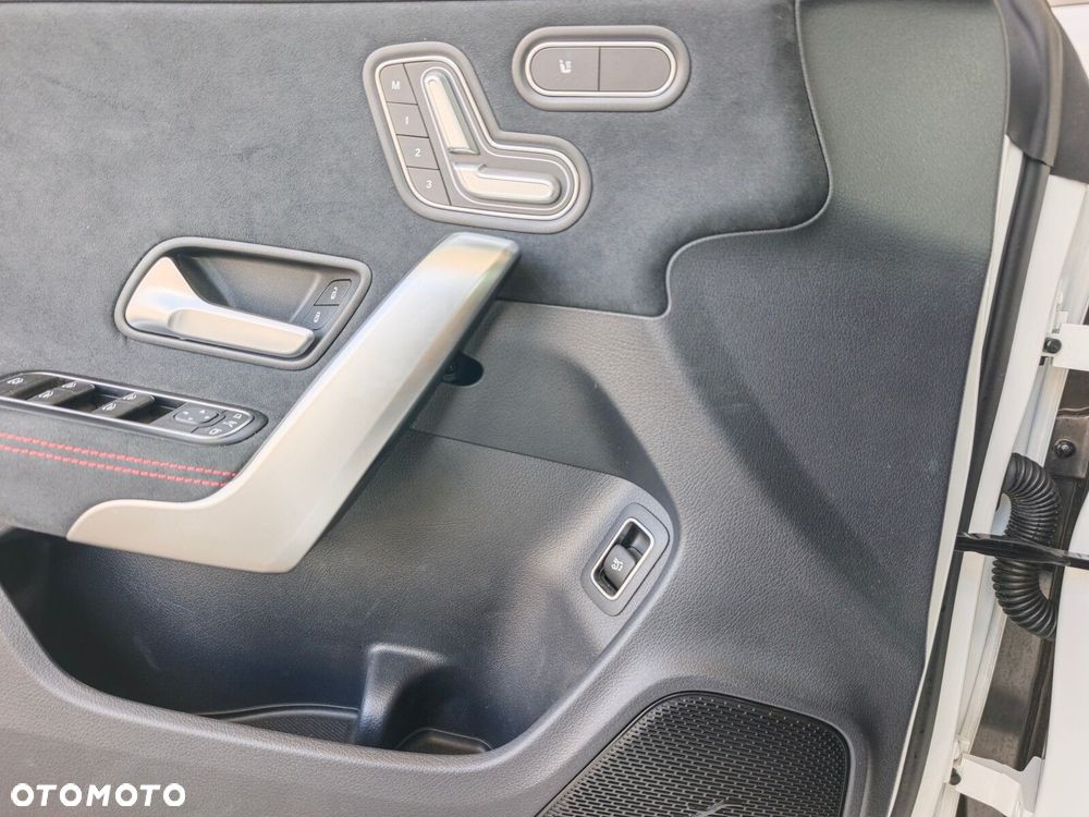 Mercedes-Benz CLA 200 mHEV AMG Line 7G-DCT - 18