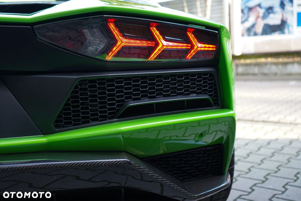 Lamborghini Aventador S - 4