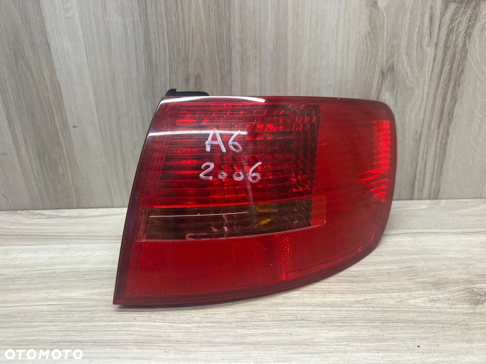 LAMPA TYLNA PRAWA AUDI A6 C6 KOMBI