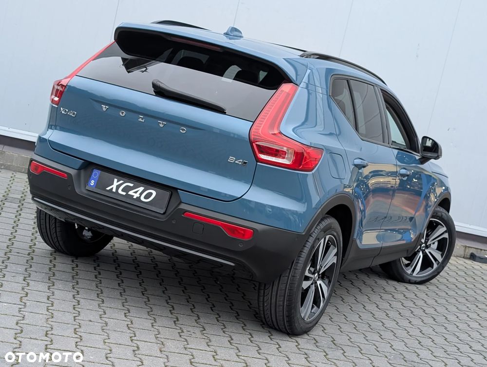 Volvo XC 40 B4 AWD Ultimate Dark - 12
