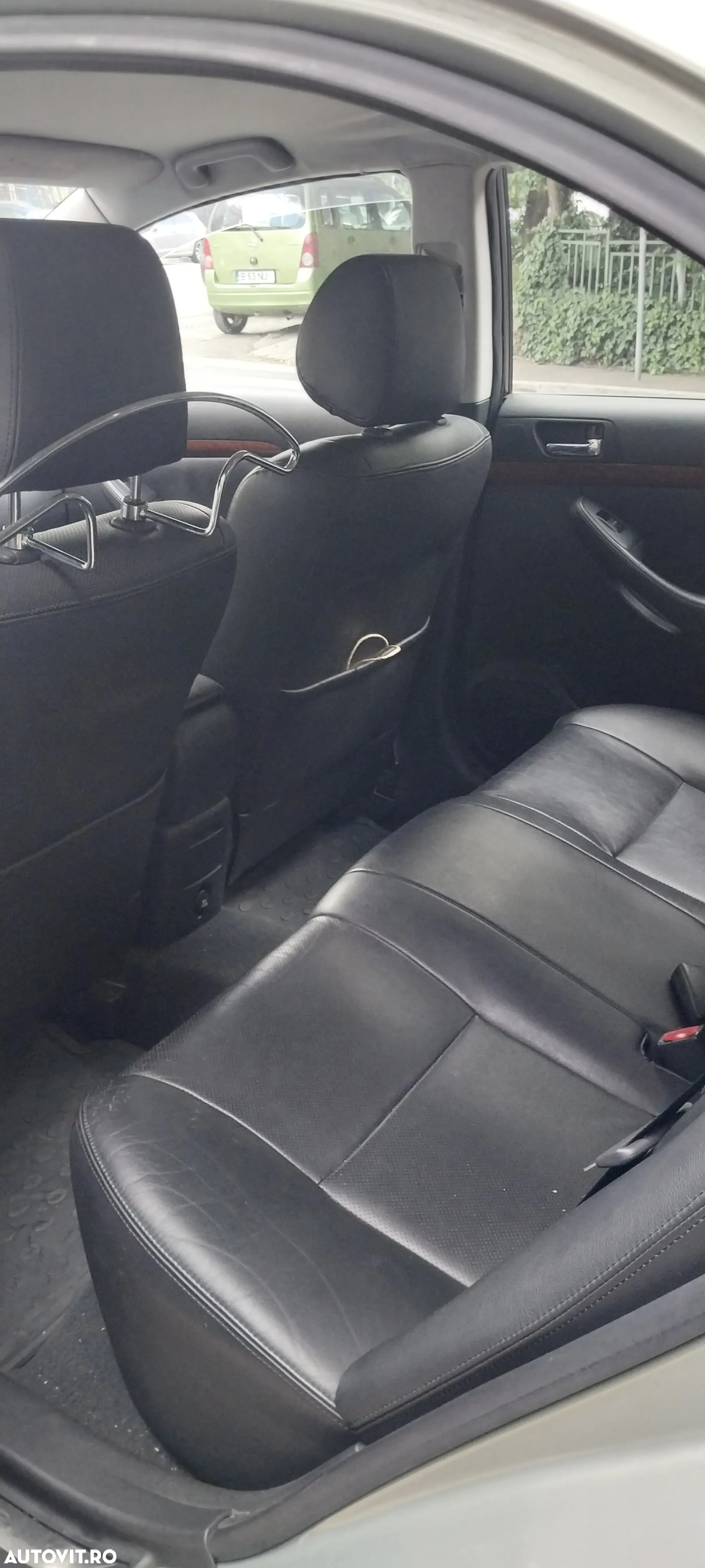 Toyota Avensis 2.2 D-4D Business - 13