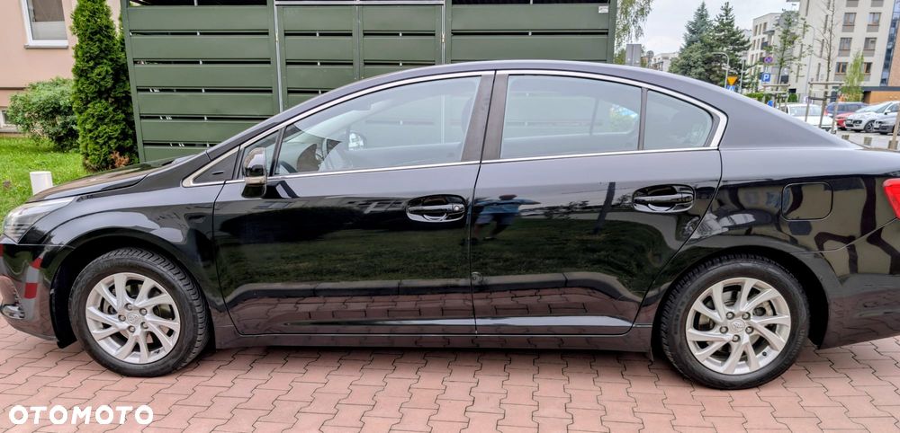 Toyota Avensis 1.6 Premium - 6