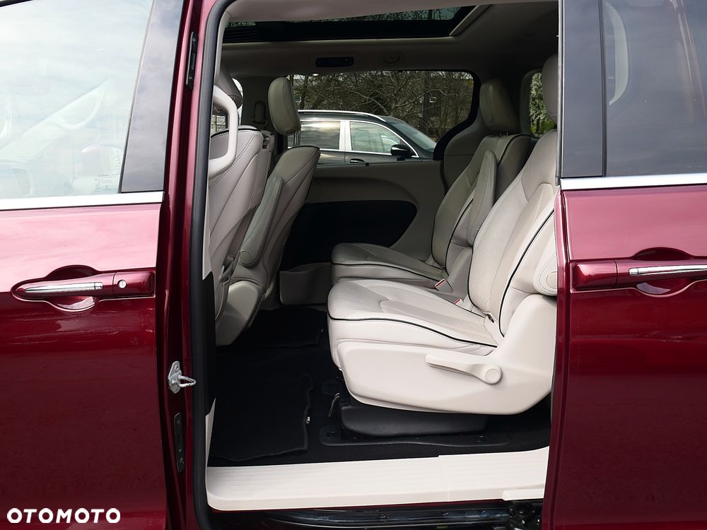 Chrysler Pacifica - 6