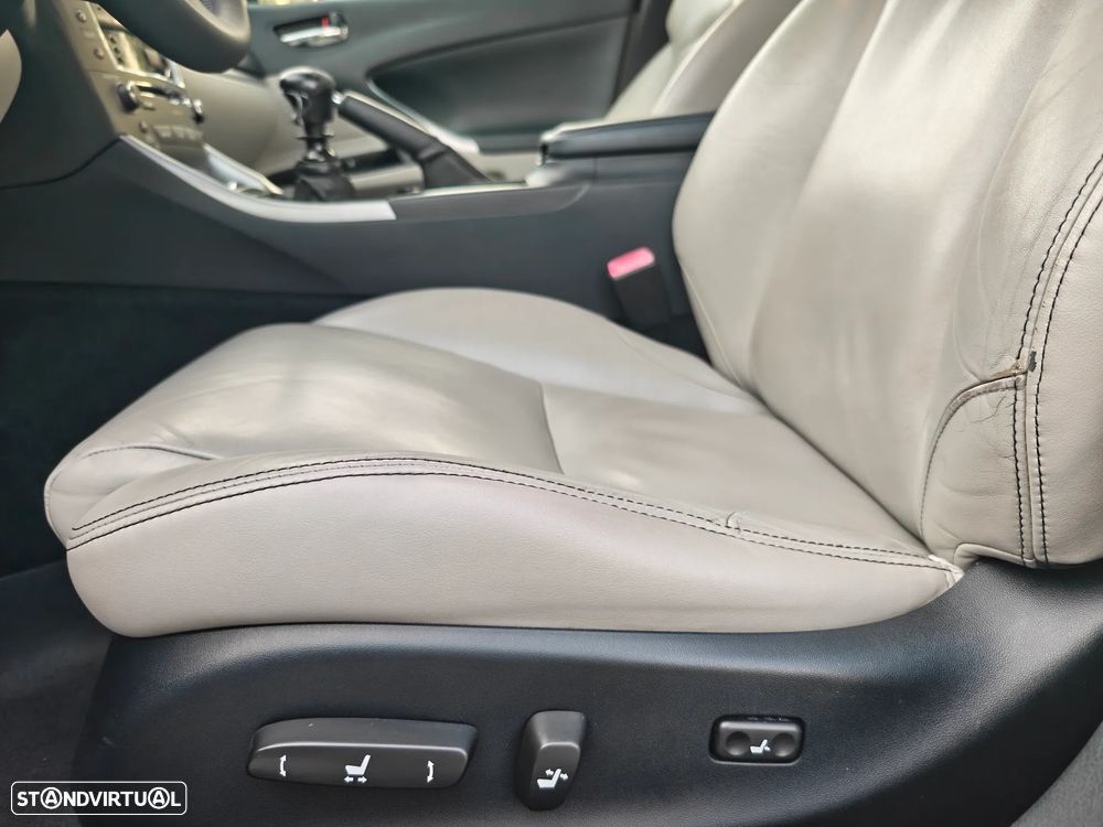 Lexus IS 200 d P.Executive 6G - 22