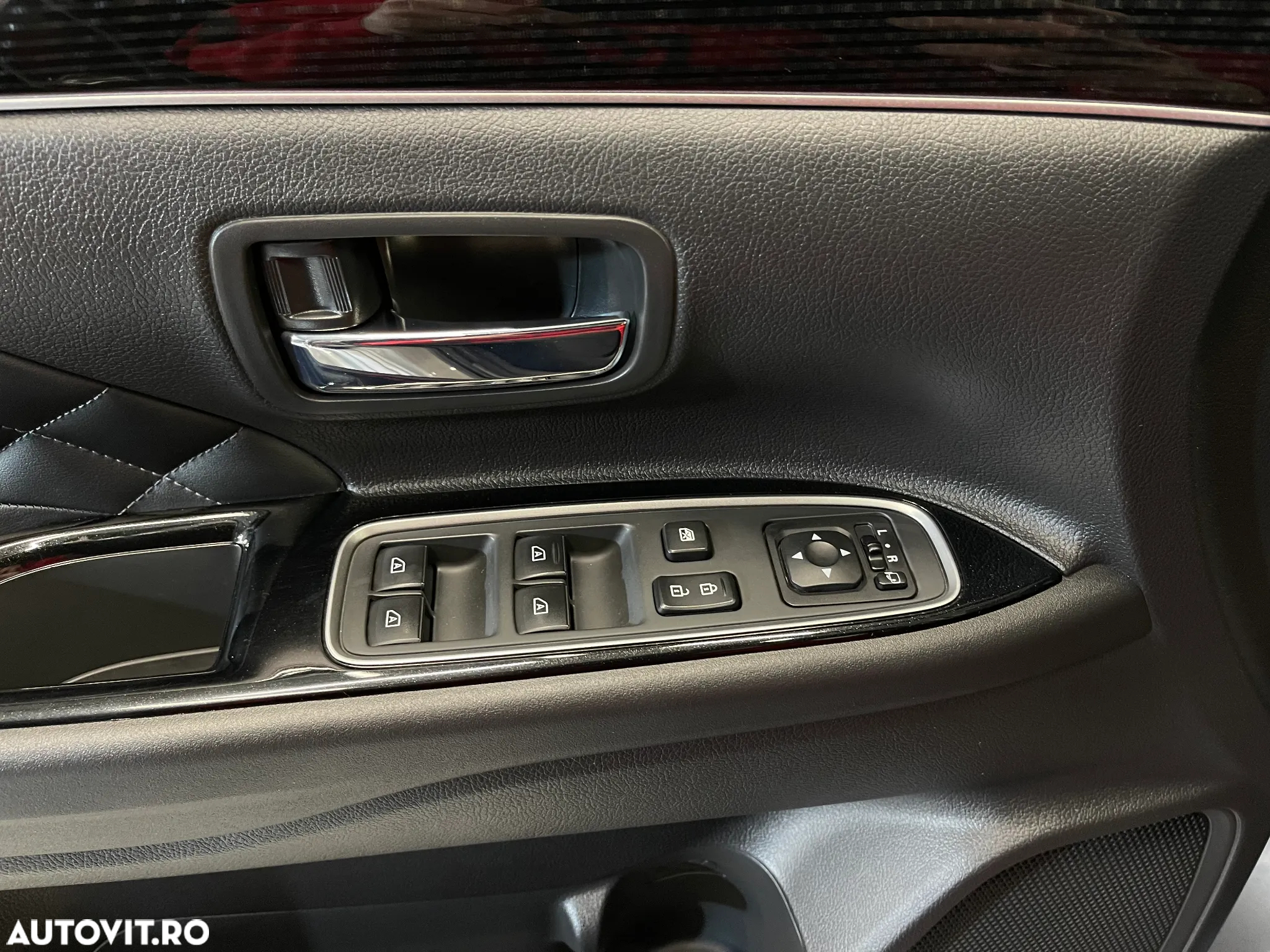 Mitsubishi Outlander 2.4 4WD Plug-In Hybrid Top - 22
