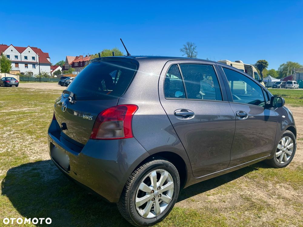 Toyota Yaris 1.3 Luna A/C - 3
