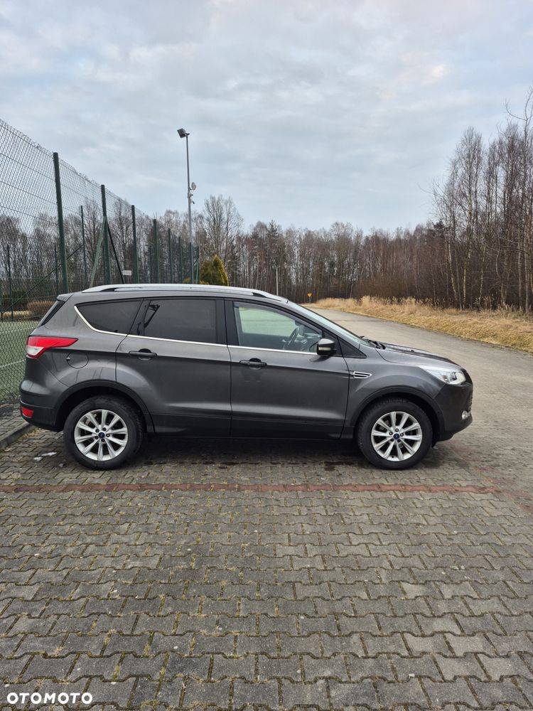 Ford Kuga 1.5 EcoBoost 2x4 Titanium - 3