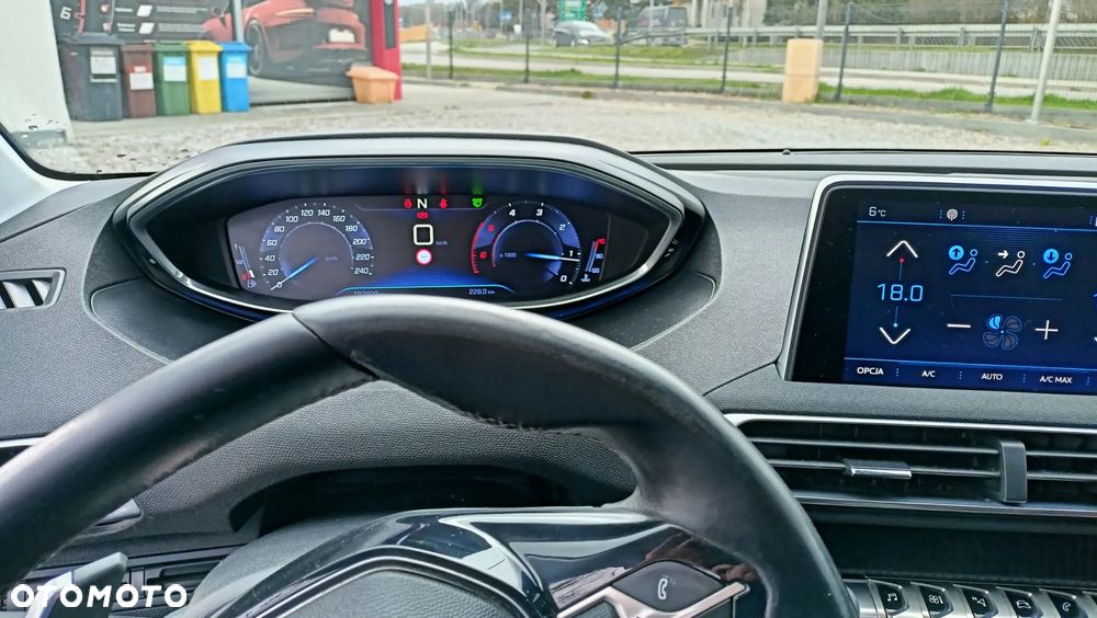 Peugeot 3008 1.6 BlueHDi Allure S&S EAT6 - 11