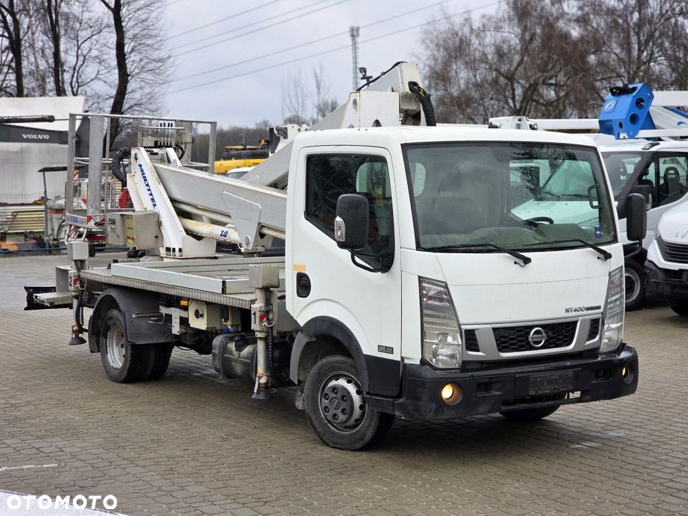 Nissan Cabstar / Multitel HX200EX - 2