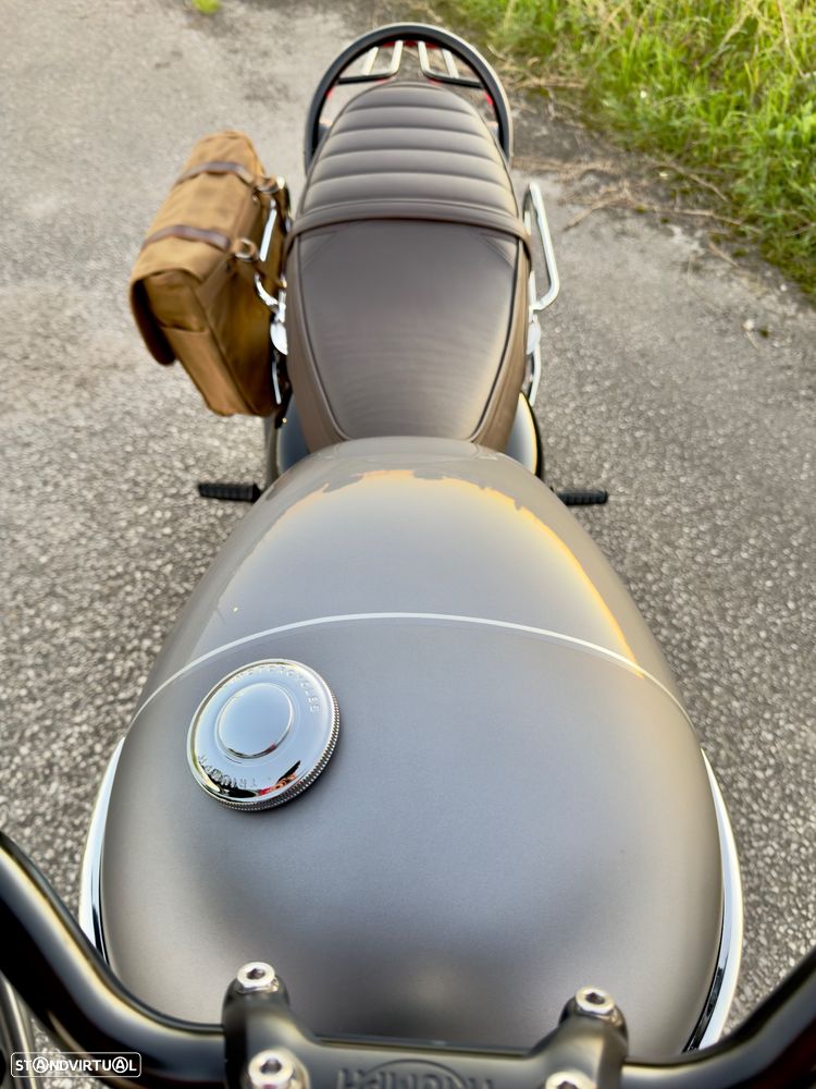 Triumph Bonneville T120 Black - 11