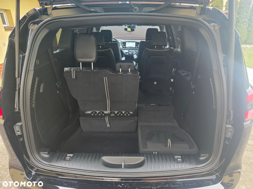 Chrysler Pacifica - 22