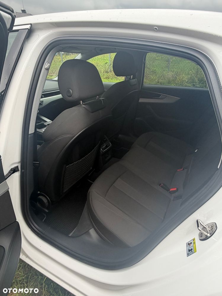 Audi A4 Limousine 35 TFSI mHEV S Line S tronic - 9