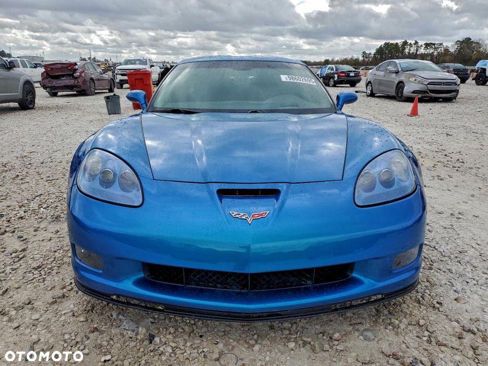 Chevrolet Corvette - 3