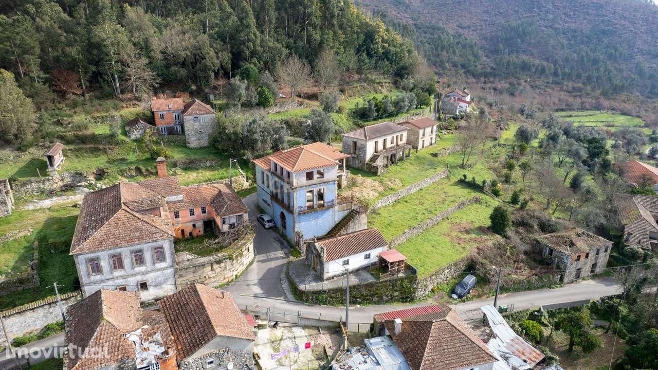 Casa situada em Paredes, São Pedro do Sul, com uma área total de 550 m - Grande imagem: 4/36