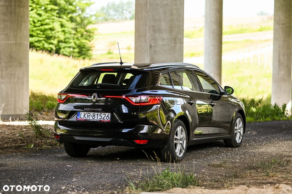 Renault Megane TCe 115 GPF LIMITED - 11