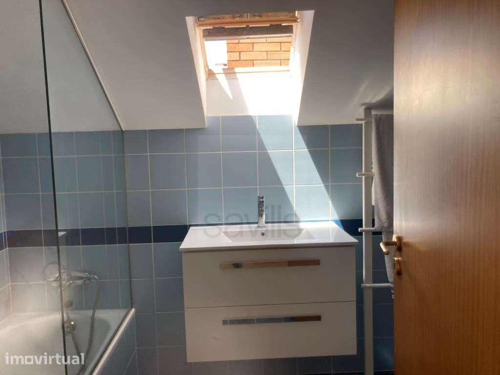 Apartamento T2 transformado em T3 em Lordelo do Ouro - Grande imagem: 5/9