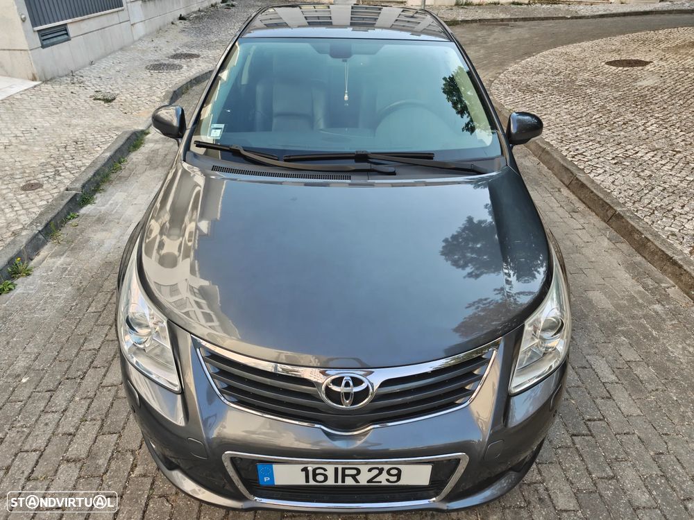 Toyota Avensis SD 2.2 D-4D Luxury +GPS+Pele - 3